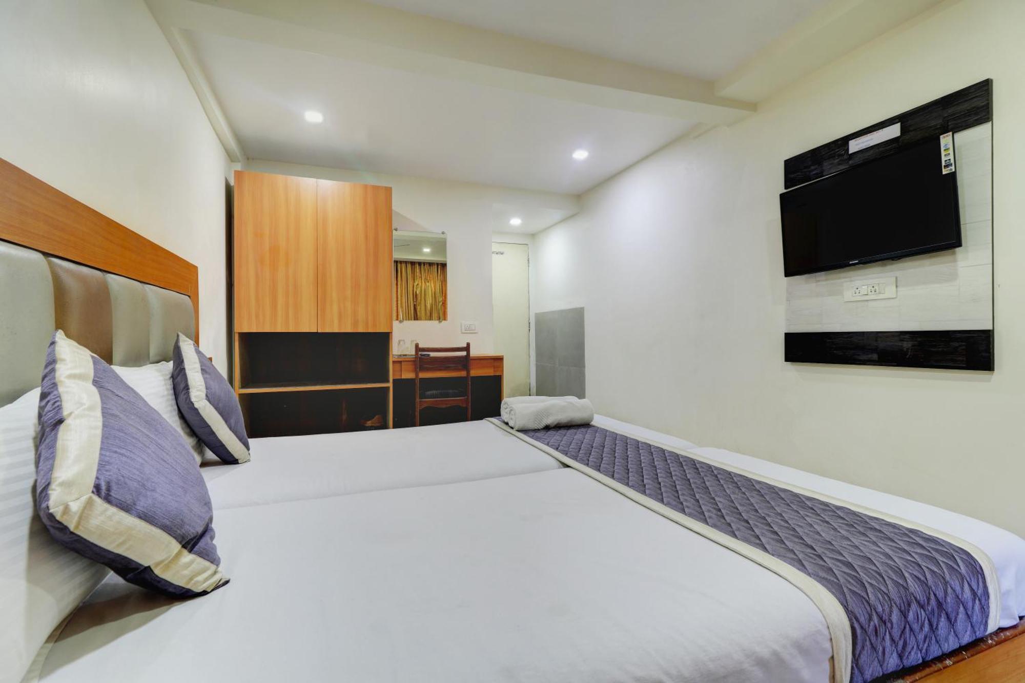 Hotel New Sarovar Grand Panvel Zewnętrze zdjęcie