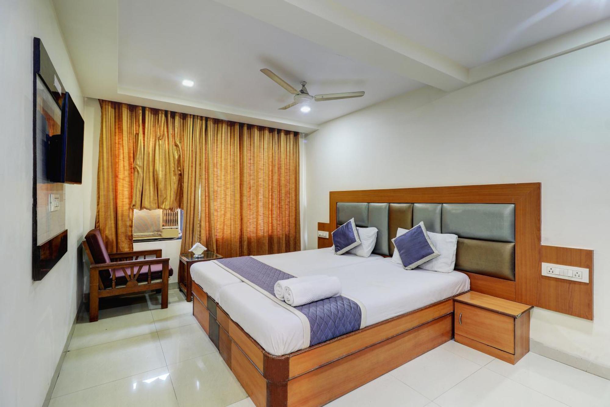 Hotel New Sarovar Grand Panvel Zewnętrze zdjęcie