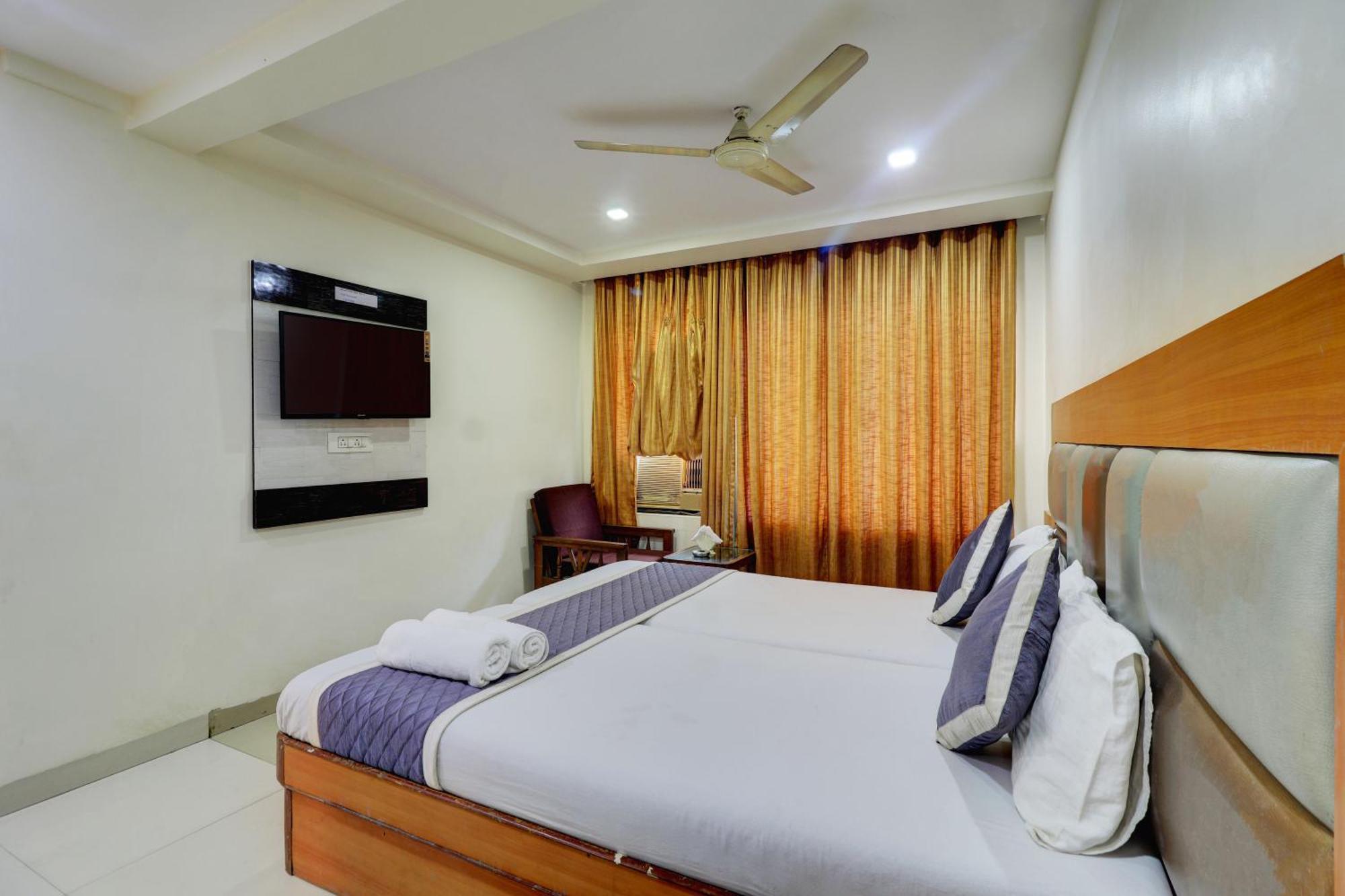 Hotel New Sarovar Grand Panvel Zewnętrze zdjęcie
