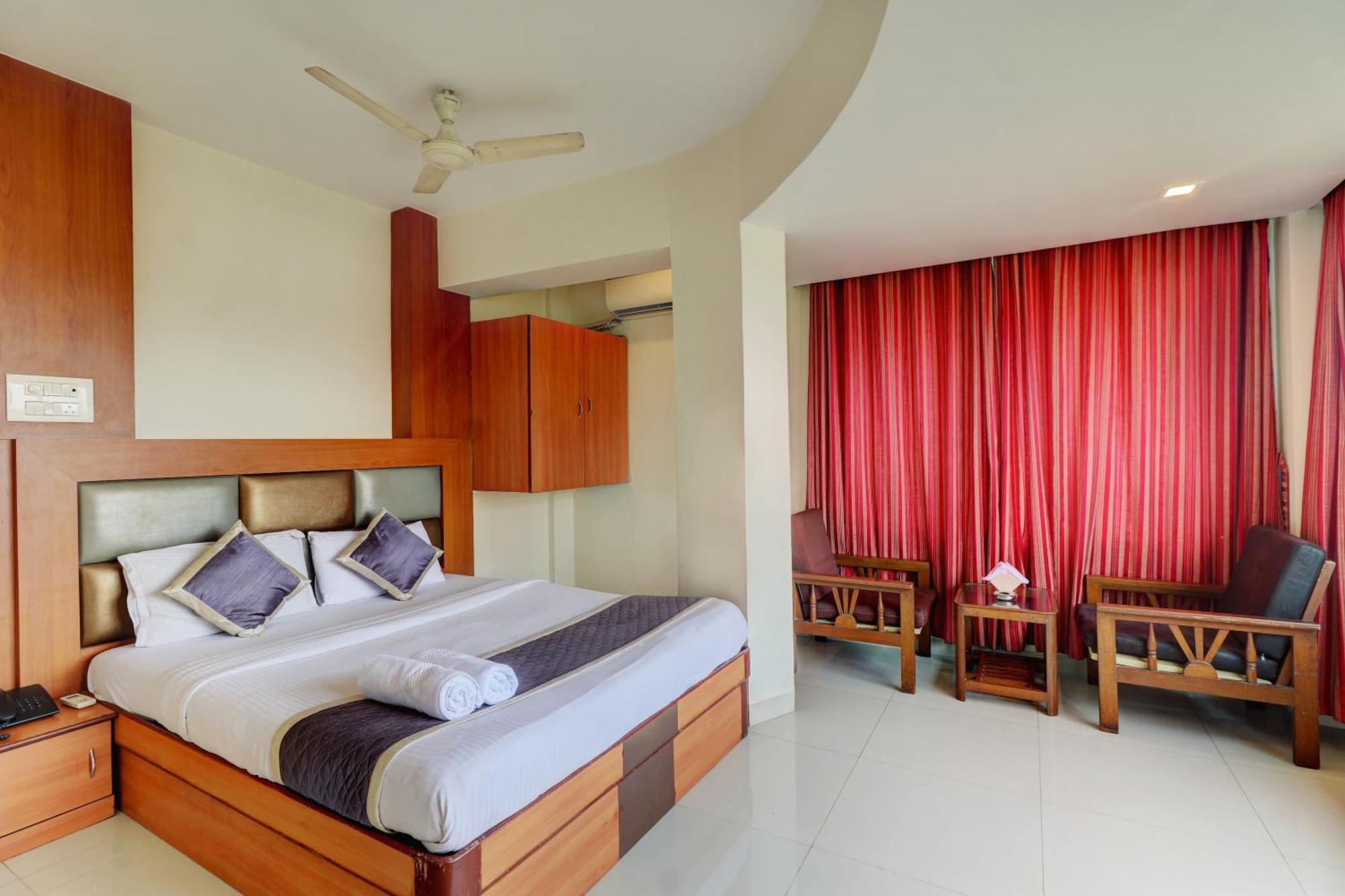 Hotel New Sarovar Grand Panvel Zewnętrze zdjęcie