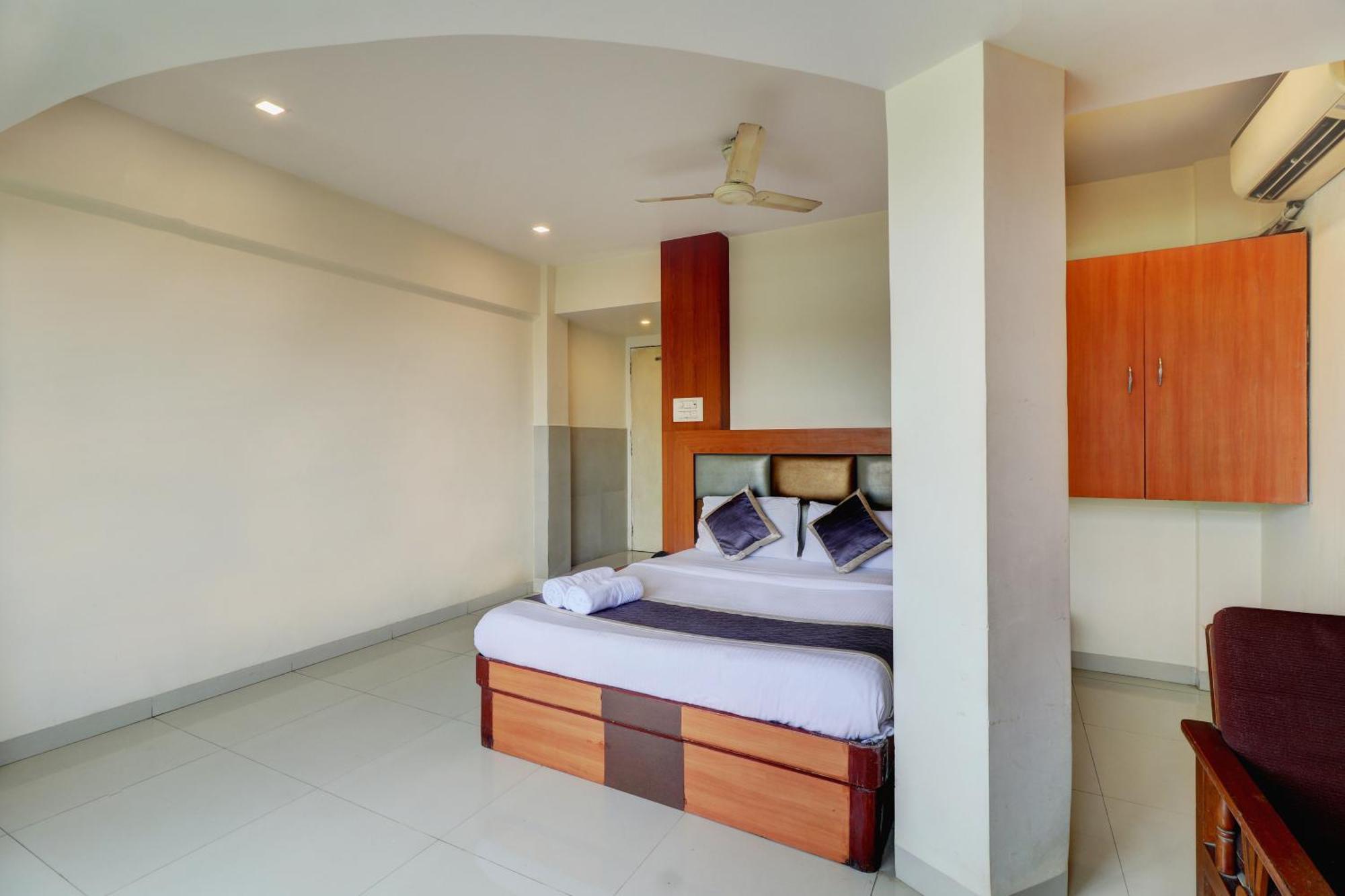 Hotel New Sarovar Grand Panvel Zewnętrze zdjęcie