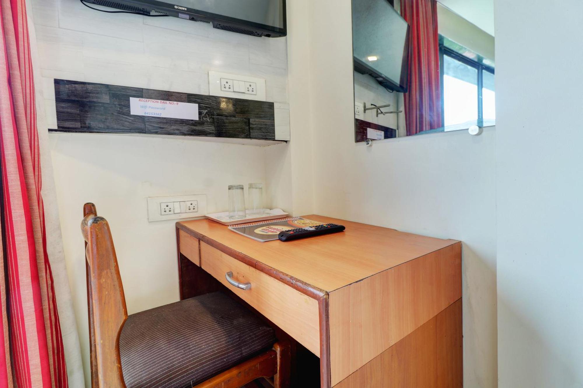 Hotel New Sarovar Grand Panvel Zewnętrze zdjęcie