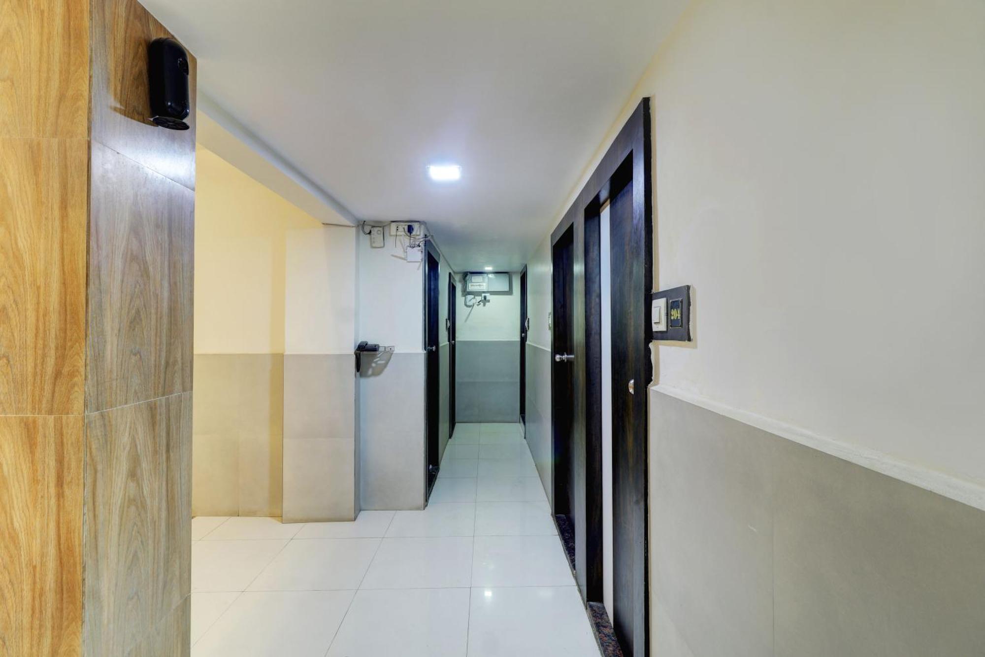 Hotel New Sarovar Grand Panvel Zewnętrze zdjęcie